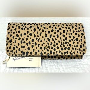 Universal Thread cheetah print Wallet NWT